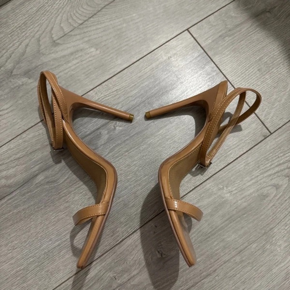 Chic Tan Strappy Heels